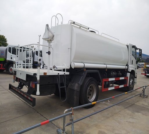 2024_new_isuzu_giga_15000l__water_sprinkler_truck-3