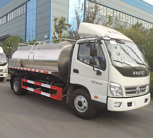 China_Foton_5000L_milk_tank_truck-1