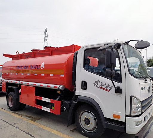 China_Shacman__20_m³_oil_tanker_truck-2