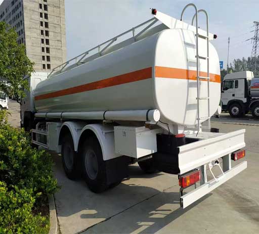 China_factory_HOWO_20_m³_fuel_tanker_truck_price-4