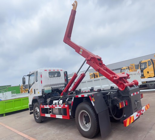 China_sinotruk_8cbm_hook_arm_dump_garbage_truck-3