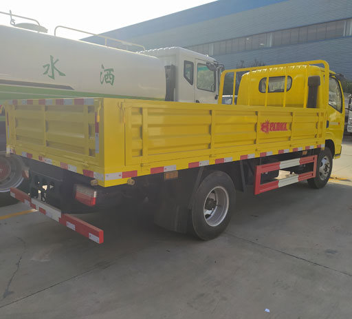 Dongfeng_5ton_small_cargo_truck-3