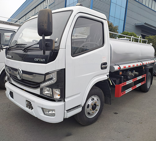 Dongfeng_5ton_water_truck_stainless_steel_tank-1