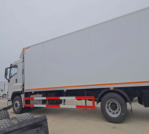 Euro_6_isuzu_giga_50cbm__refrigerated_truck-3