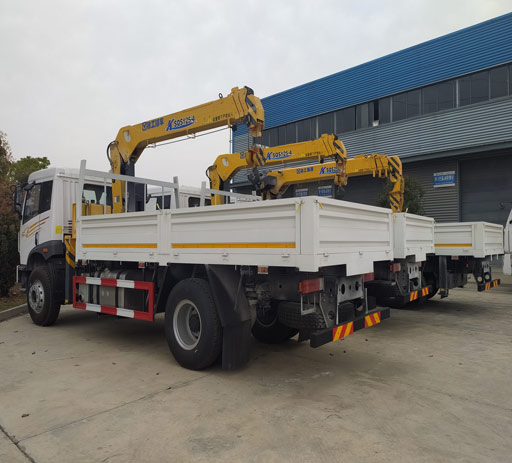 FAW_XCMG_10ton_truck_mounted_crane-2