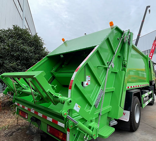 HOWO_15_m³_compactor_garbage_truck-2