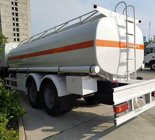 HOWO_20000L_fuel_tanker__truck-1