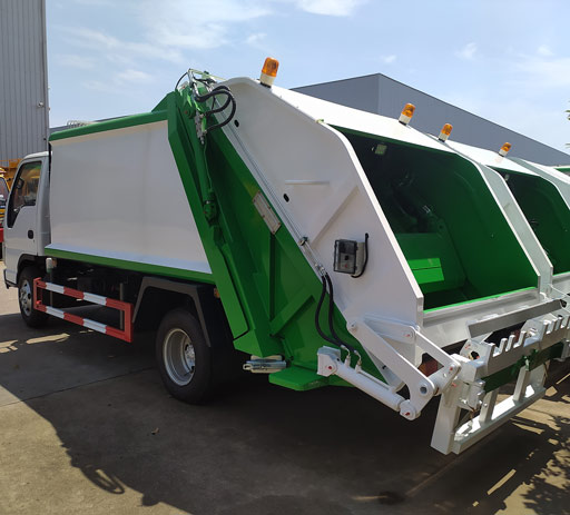 ISUZU_6_8m³_compactor_garbage_truck-2