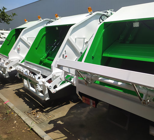 ISUZU_6_8m³_compactor_garbage_truck-3