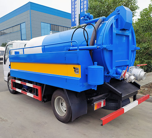 Isuzu_5_m³sewage_suction_truck-2