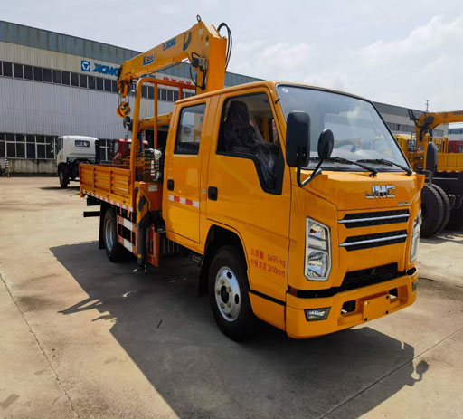 JMC_crew_cab_xcmg_3.2ton_truck_mounted_crane-3