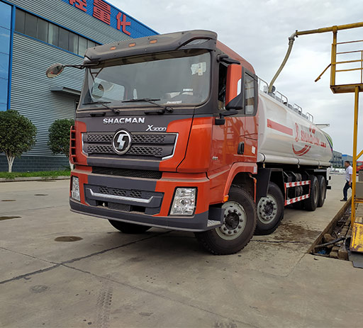 Shacman_84__25000L_30000L__fuel_tank_truck-1