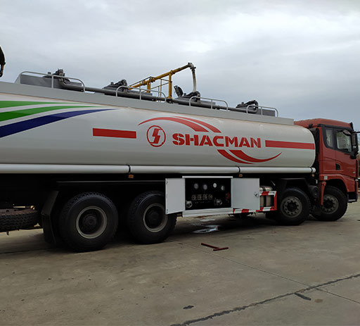 Shacman_84__25000L_30000L__fuel_tank_truck-3