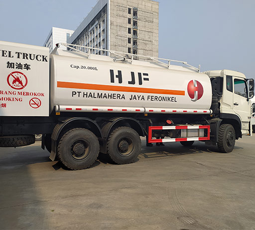 dongfeng_64_20ton_loading_capacity_oil_tank_truck-2