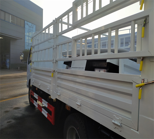 dongfeng_small_fence_cargo_truck-2