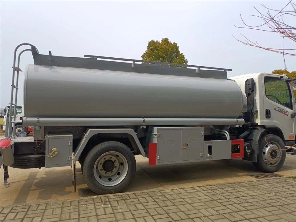 faw-4cbm-fuel-tank-truckb61ac