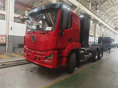 heavy-all-electric-ev-tractor-truck-25tb6d8f40e-f3ab-42a7-84eb-0e1ef94c967e