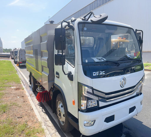 high_pressure_dongfeng_road_sweeper_and_cleaning_truck-1