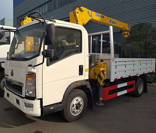 howo_3.2ton_truck_mounted_crane-1