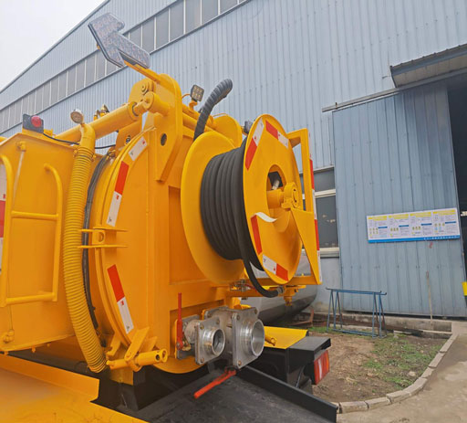 howo_6cbm_high_pressure_cleaning__sewage_suction_truck-3