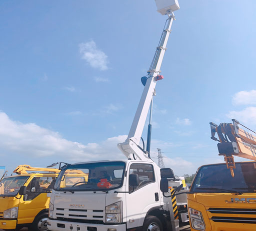 isuzu_17.5m_high_aerial_working_platform_truck-1