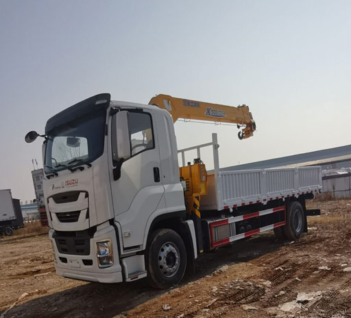 isuzu_xcmg_5ton_truck_mounted_crane-1