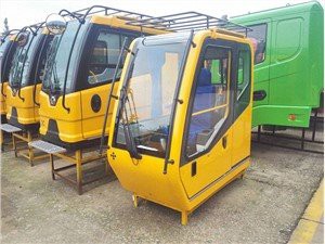 liugong-crane-truck-cabin47366259857