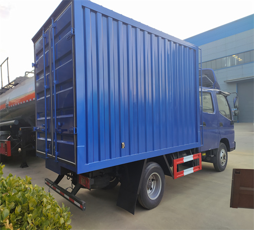 small_foton_5ton_cargo_van-3