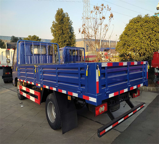 small_foton_cargo_truck-3