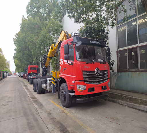 truck_mounted_crane_with_mechanic_gripper-3