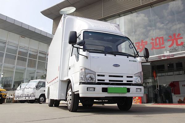 ISUZU EV100 Electric Truck 1