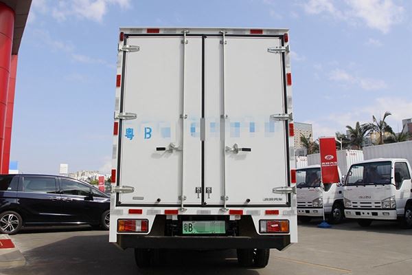 ISUZU EV100 Electric Truck 5