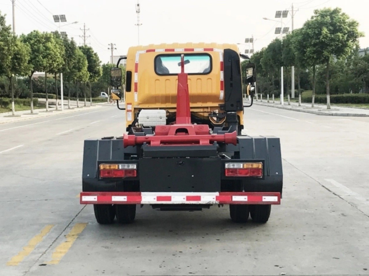 8t Payload Detachable Container Refuse Truck 4