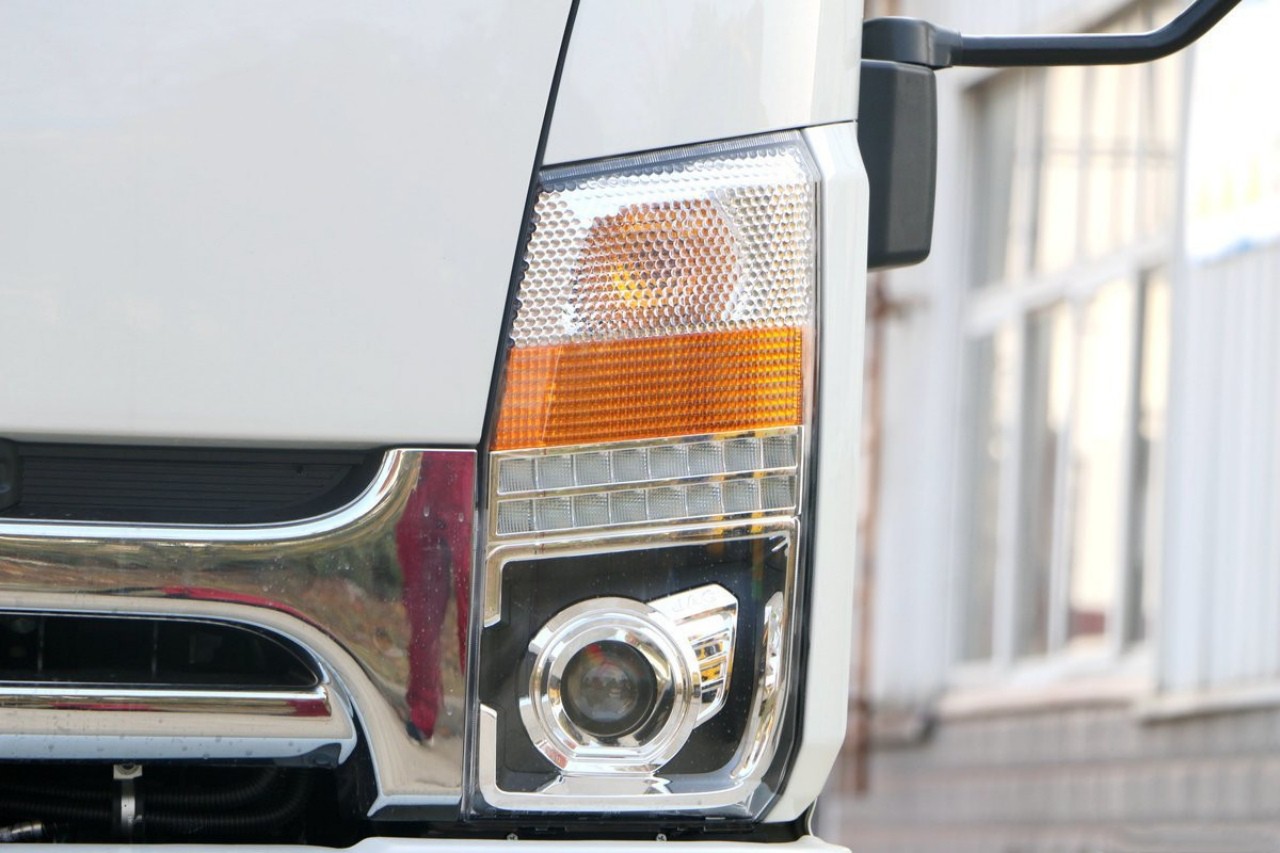 19 CBM Refrigerated Truck for Food Delivery 13 19 CBM Refrigerated Truck for Food Delivery 13