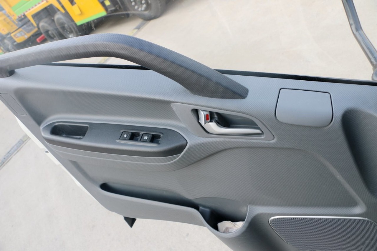 19 CBM Refrigerated Truck for Food Delivery 11 19 CBM Refrigerated Truck for Food Delivery 11