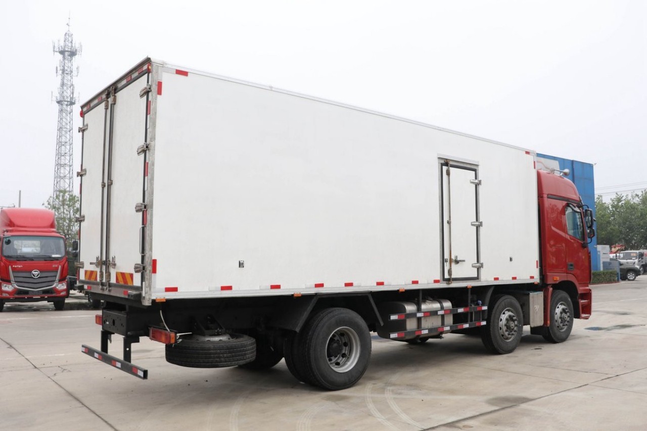 8 Wheelers 69 CBM Refrigerated Truck 9 8 Wheelers 69 CBM Refrigerated Truck 9