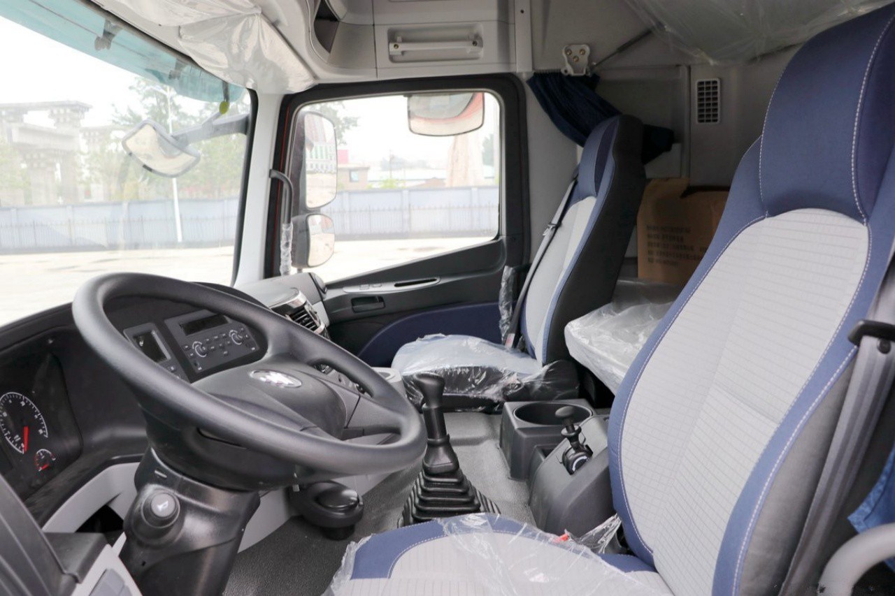 8 Wheelers 69 CBM Refrigerated Truck 13 8 Wheelers 69 CBM Refrigerated Truck 13