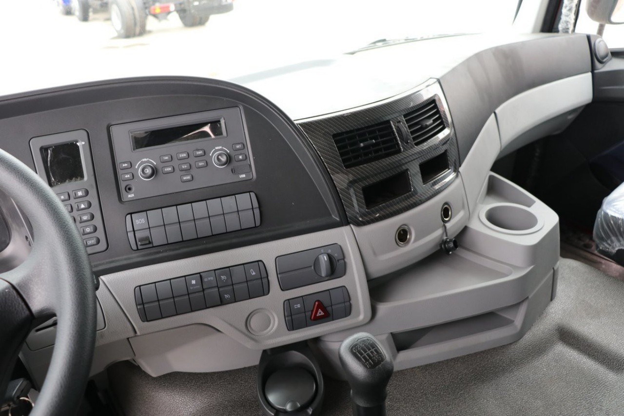 8 Wheelers 69 CBM Refrigerated Truck 15 8 Wheelers 69 CBM Refrigerated Truck 15