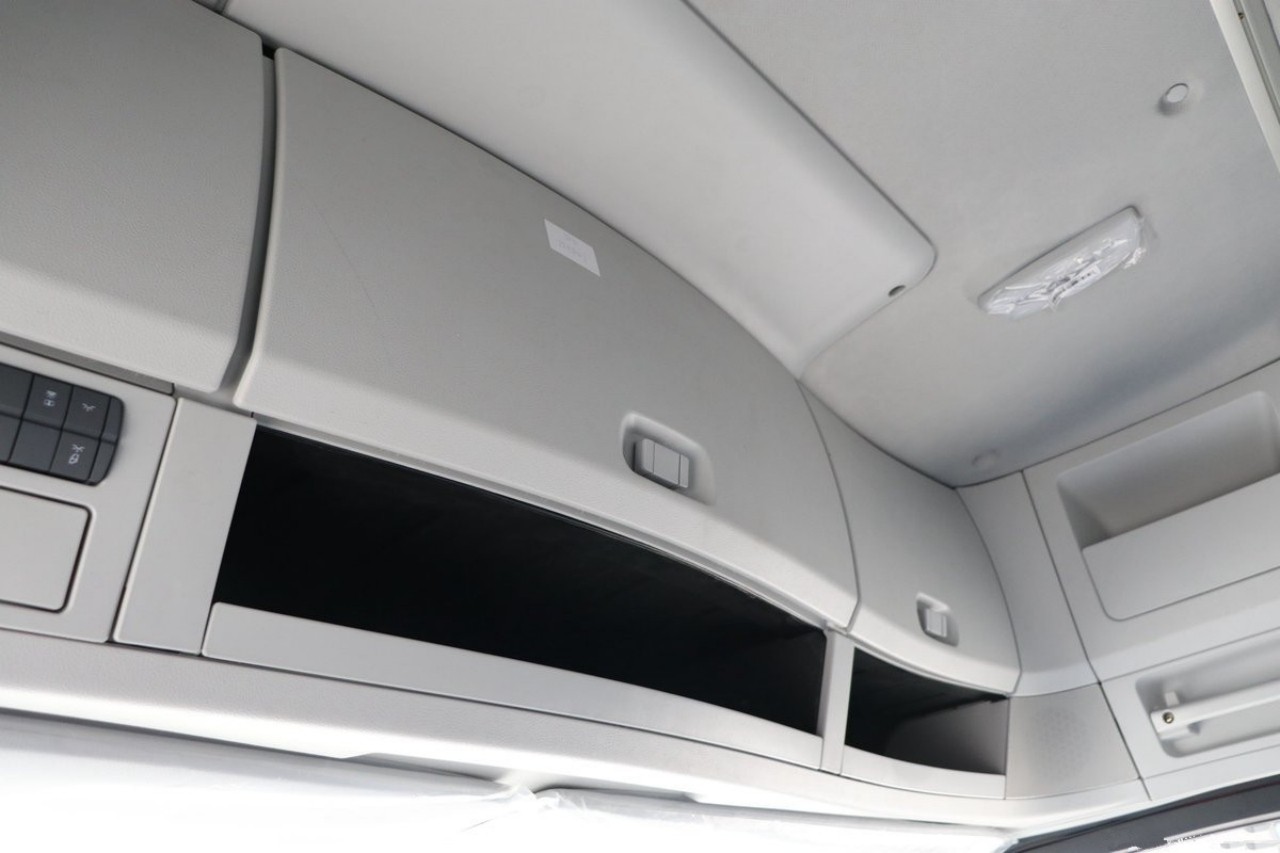 8 Wheelers 69 CBM Refrigerated Truck 18 8 Wheelers 69 CBM Refrigerated Truck 18