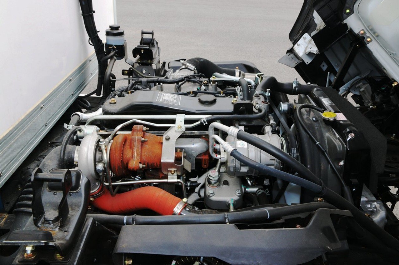 ISUZU KV600 17 CBM Refrigerated Box Truck 6