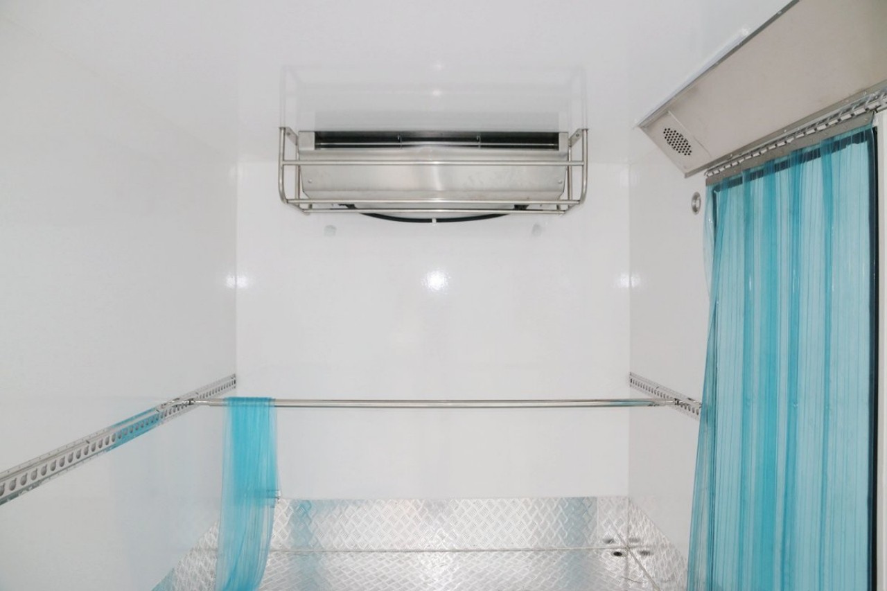 ISUZU KV600 17 CBM Refrigerated Box Truck 12