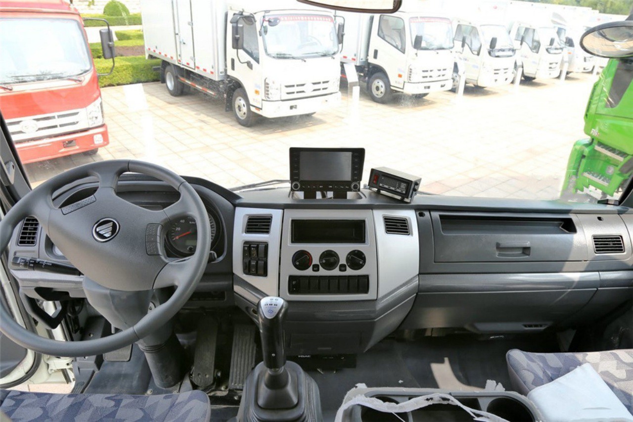 6 Wheelers 37 CBM Refrigerated Box Truck 11 6 Wheelers 37 CBM Refrigerated Box Truck 11