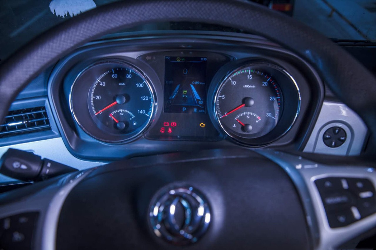 12 Wheelers 56 CBM Refrigerated Box Truck 13